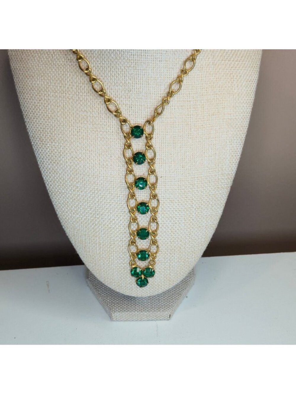Vintage Art Deco Emerald Green Rhinestone Ladder Drop Pendant Necklace Gold Tone - Picture 3 of 16